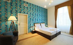 Ipoly Hotel Boutique Rooms & Suites